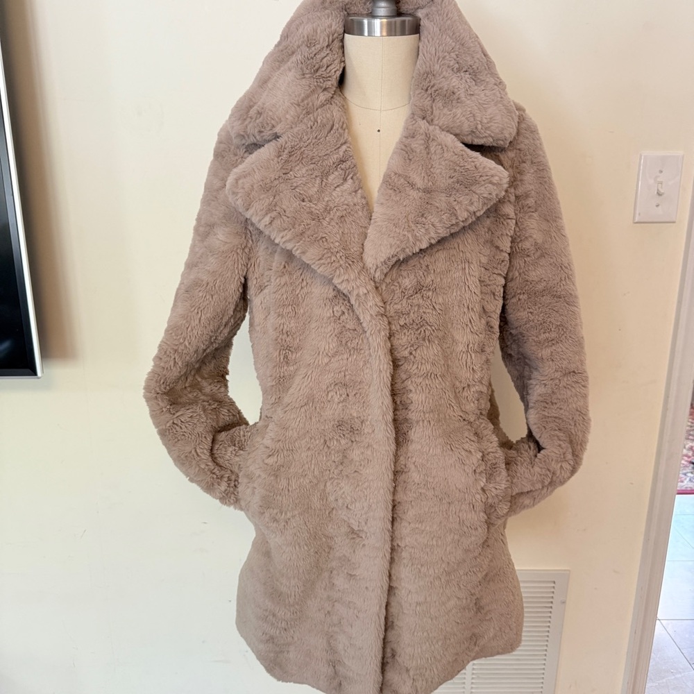 Kenneth Cole Faux Fur Coat Women’s Small Beige Plush Teddy Long Jacket S/P